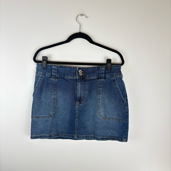 Altar'd State Dresses & Skirts - Altard State Jean Skirt Womens Size 11 Mini Denim Blue Pockets 14” Length
